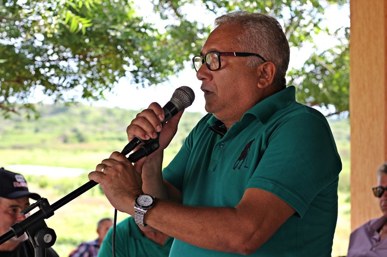 21062020 valdemir prefeito Easy Resize.com - EM APARECIDA: Prefeito anuncia pagamento da primeira parcela do décimo terceiro salário; CONFIRA